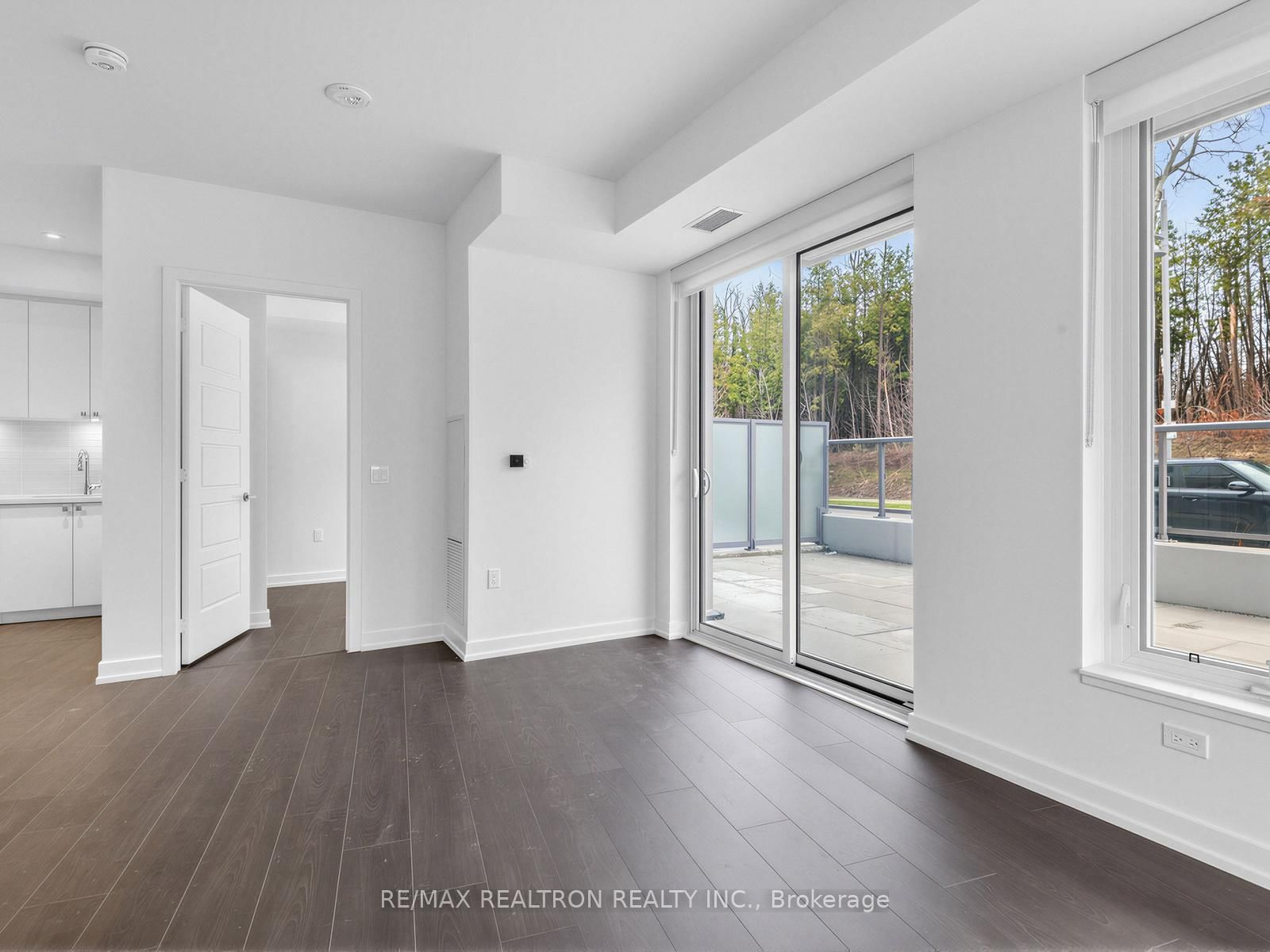 333 Sunseeker Avenue • #101 • Innisfil, ON photo 5