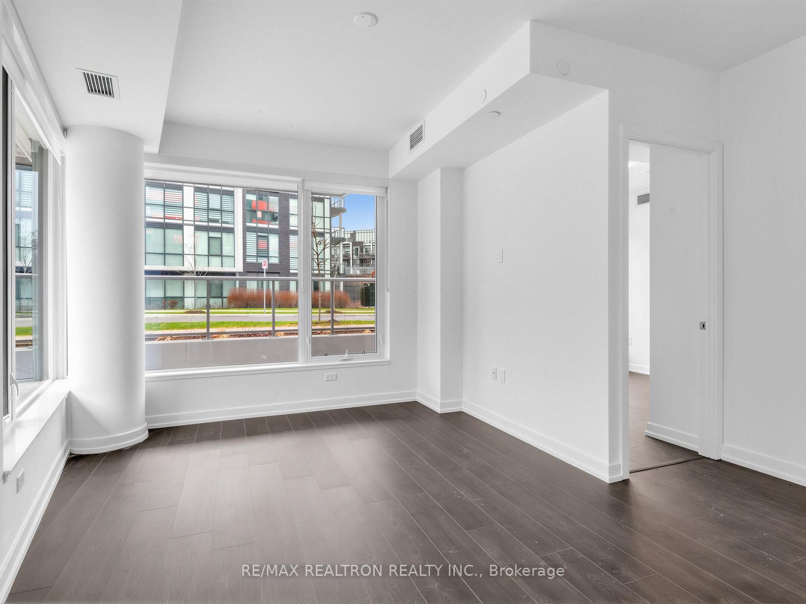 333 Sunseeker Avenue • #101 • Innisfil, ON photo 6