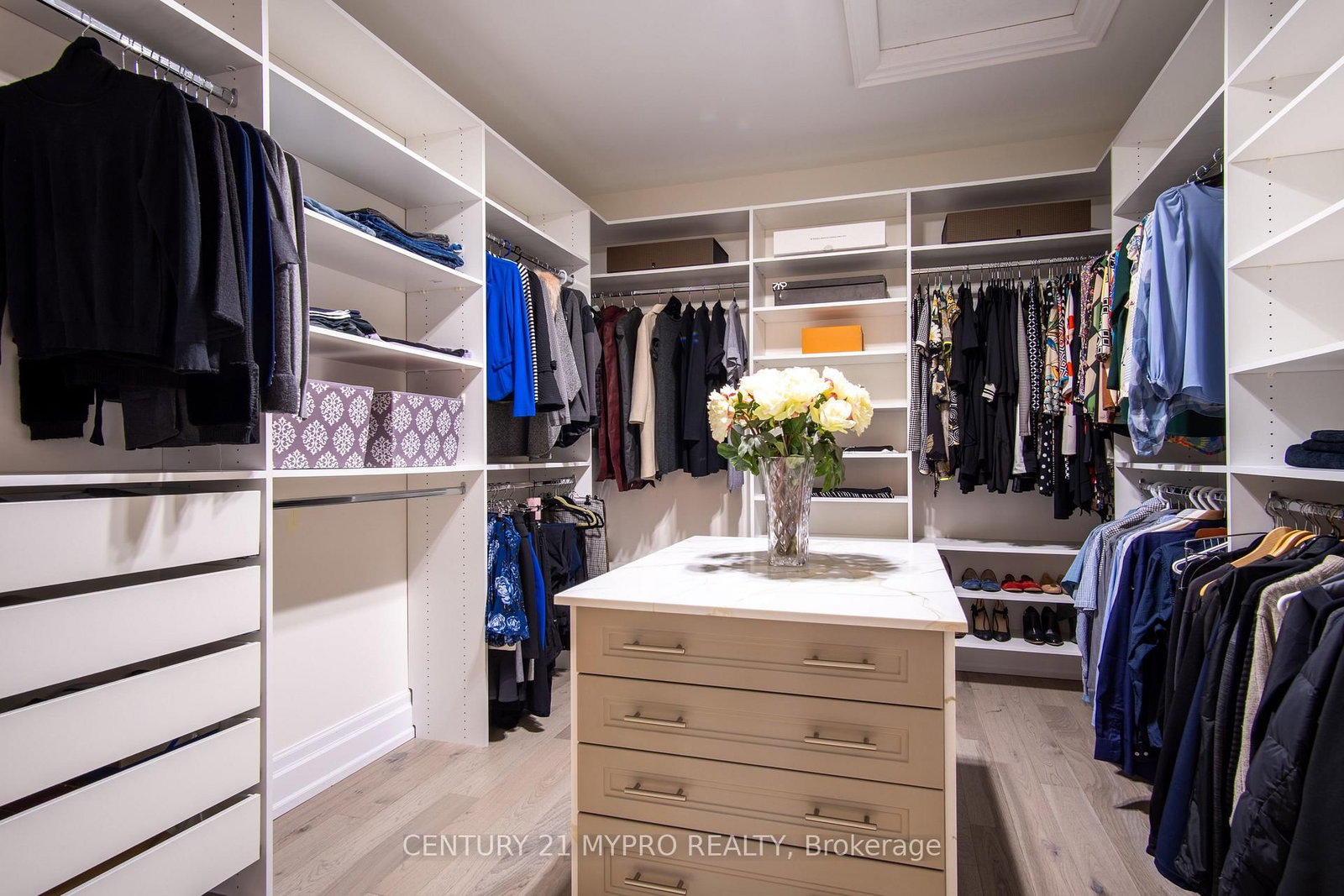 26 Calla Trail • Aurora, ON photo 25