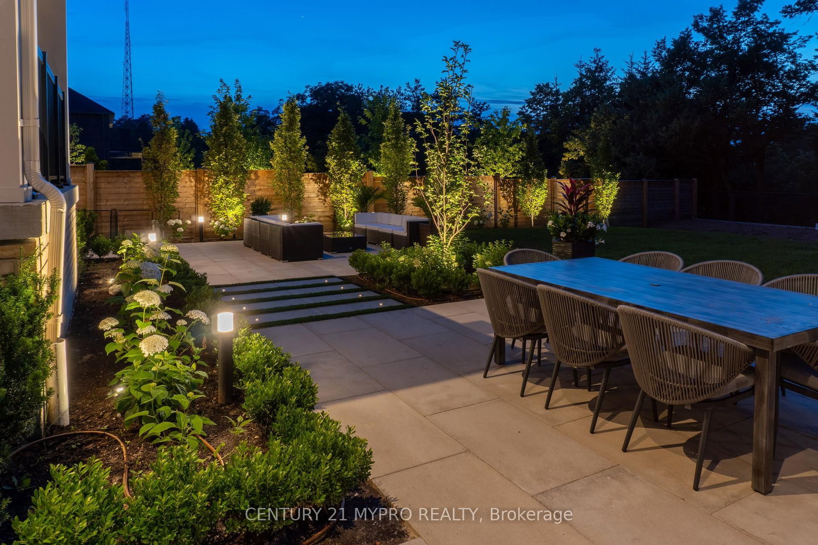 26 Calla Trail • Aurora, ON photo 38
