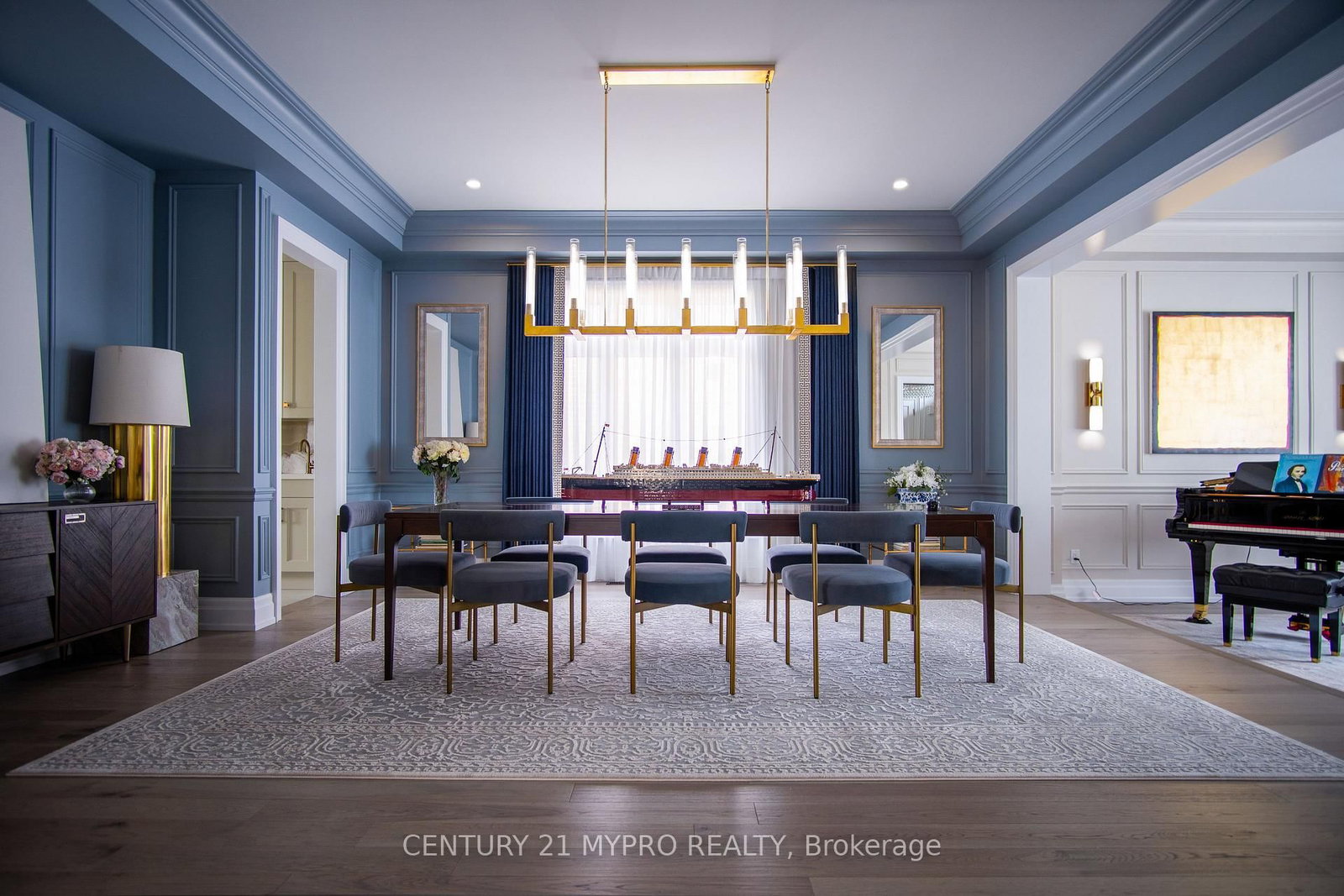26 Calla Trail • Aurora, ON photo 8