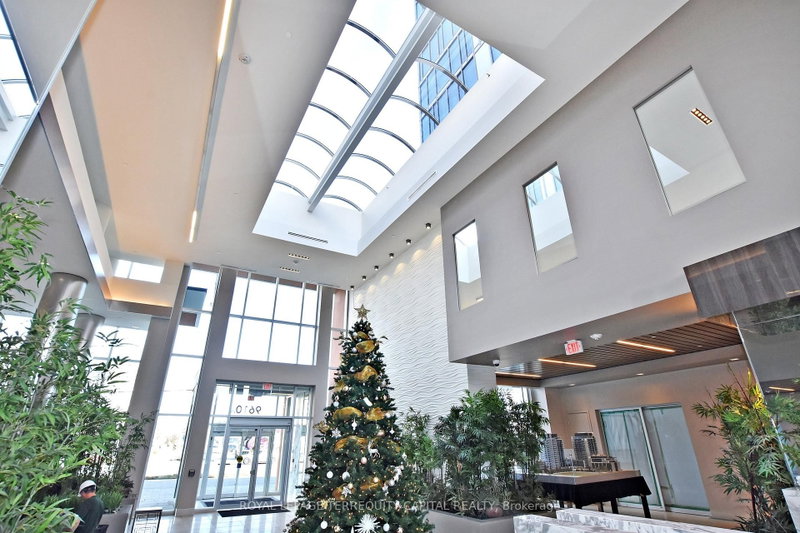 1011 - 9608 Yonge Street