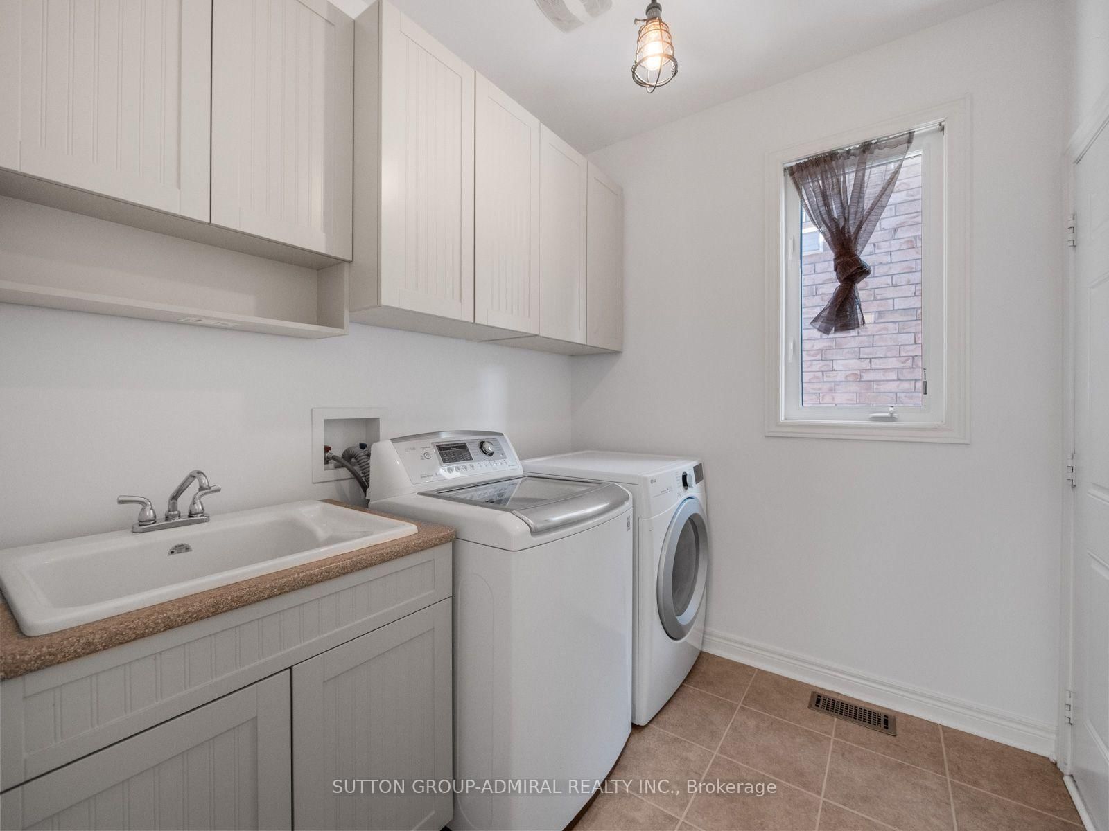 129 Mooney Street • Bradford West Gwillimbury, ON photo 20