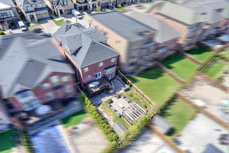 75 Baldry Avenue