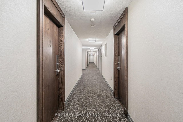 1206 - 23 Oneida Crescent