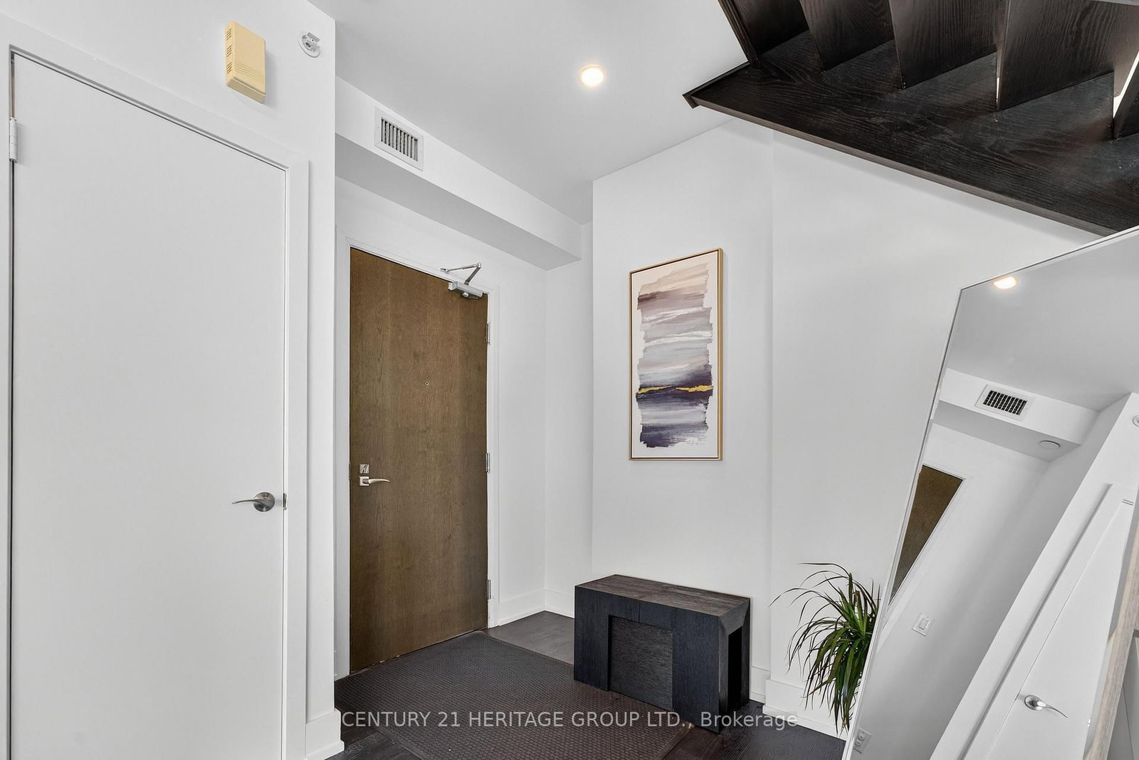 2910 Highway 7 Road • #Ph05 (3605) • Vaughan, ON photo 3