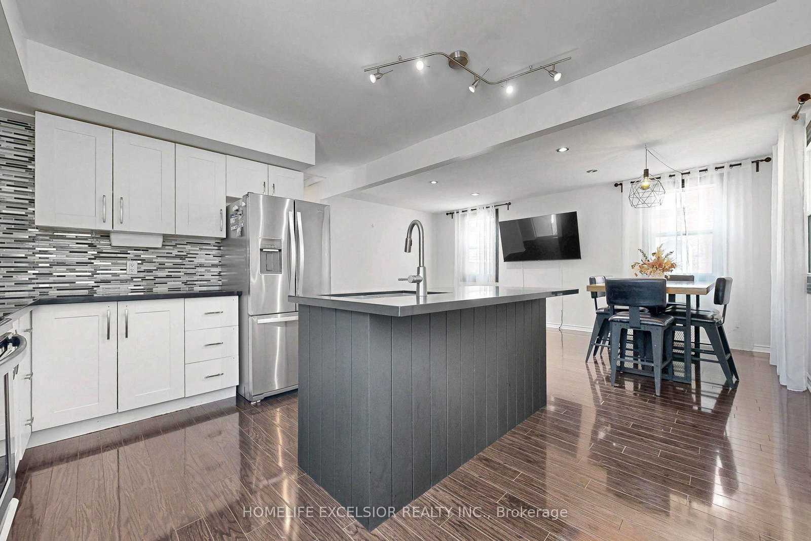 4 Albert Street • Whitchurch-Stouffville, ON photo 11