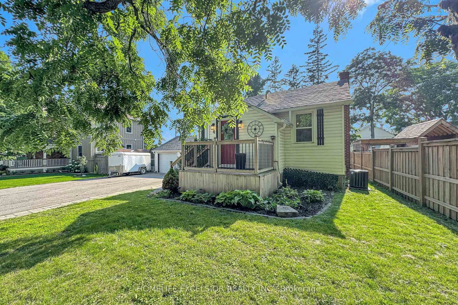 4 Albert Street • Whitchurch-Stouffville, ON photo 3