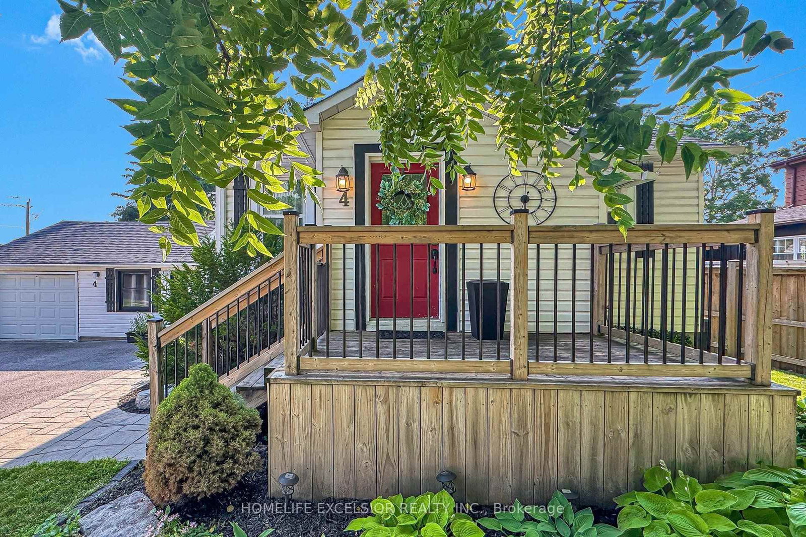 4 Albert Street • Whitchurch-Stouffville, ON photo 4