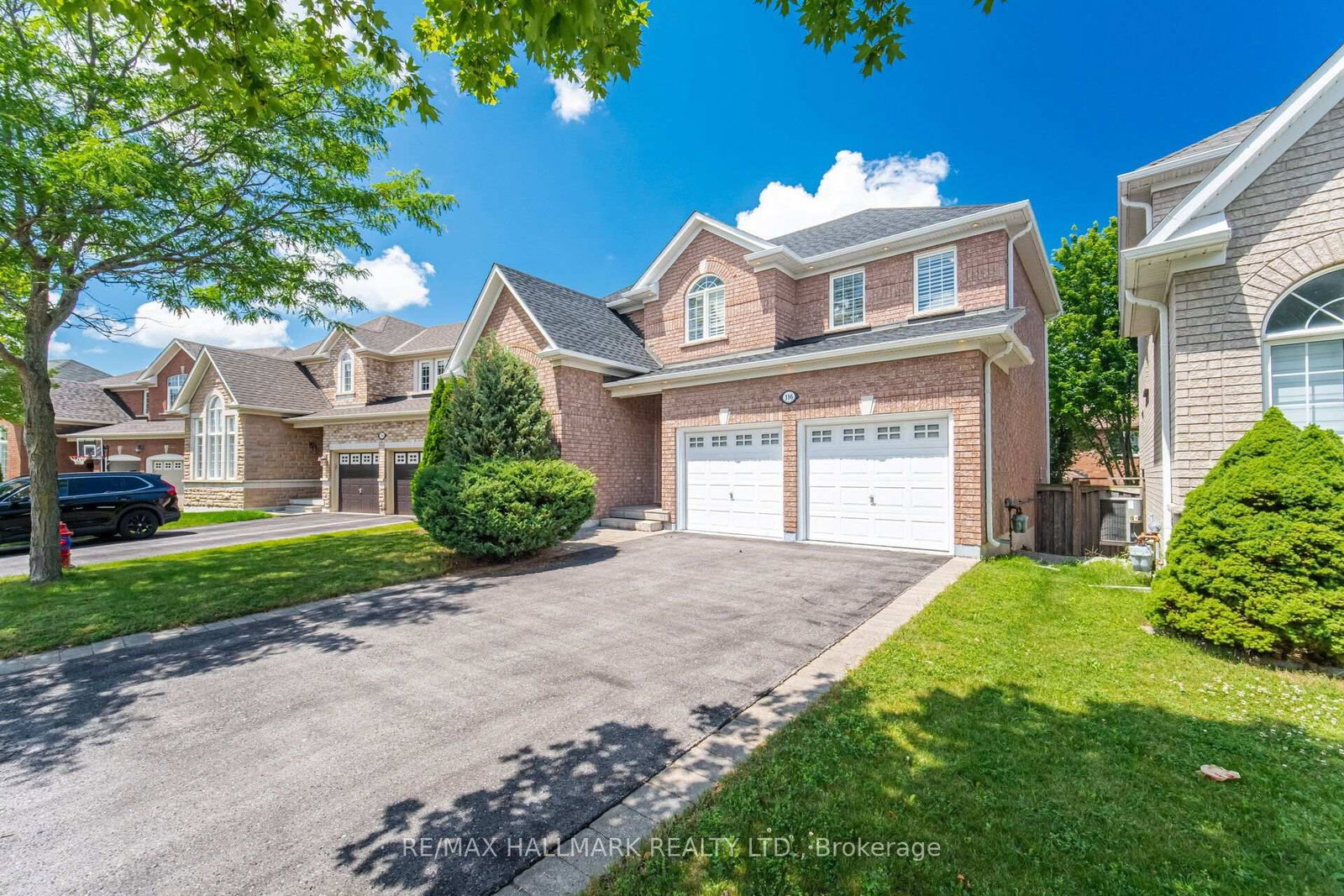 116 Beare Trail • Newmarket, ON photo 4