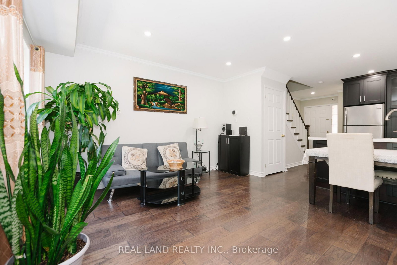 697 Limpert Terrace • Newmarket, ON photo 12