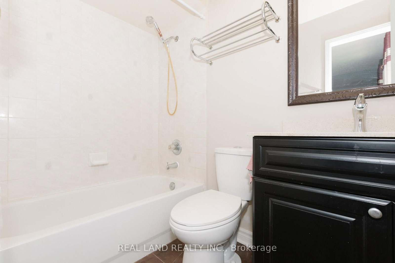 697 Limpert Terrace • Newmarket, ON photo 19