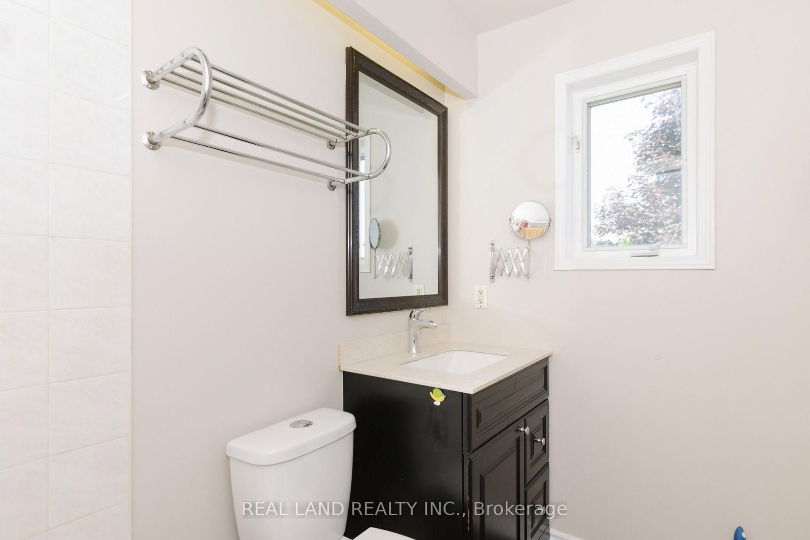 697 Limpert Terrace • Newmarket, ON photo 20
