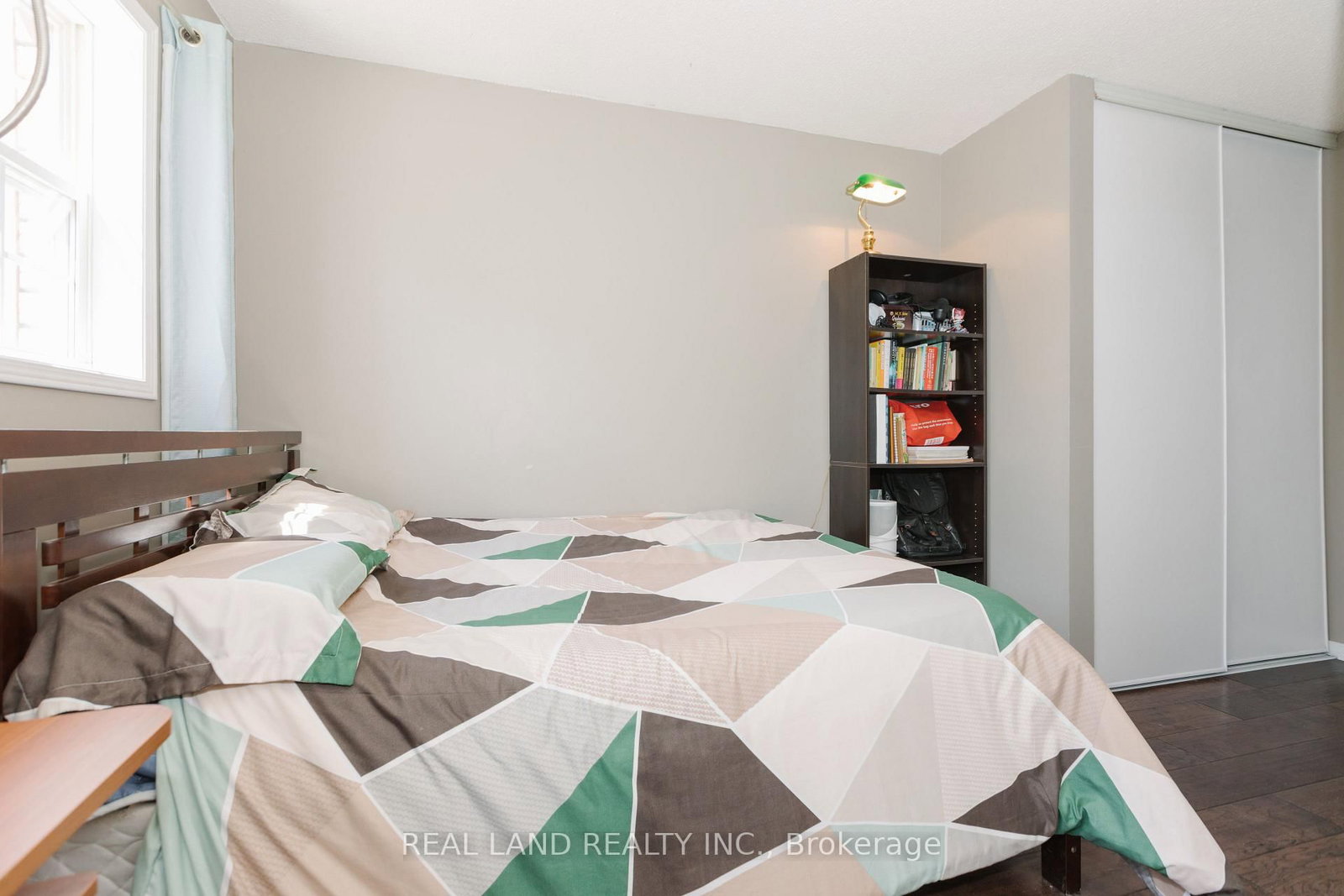 697 Limpert Terrace • Newmarket, ON photo 21