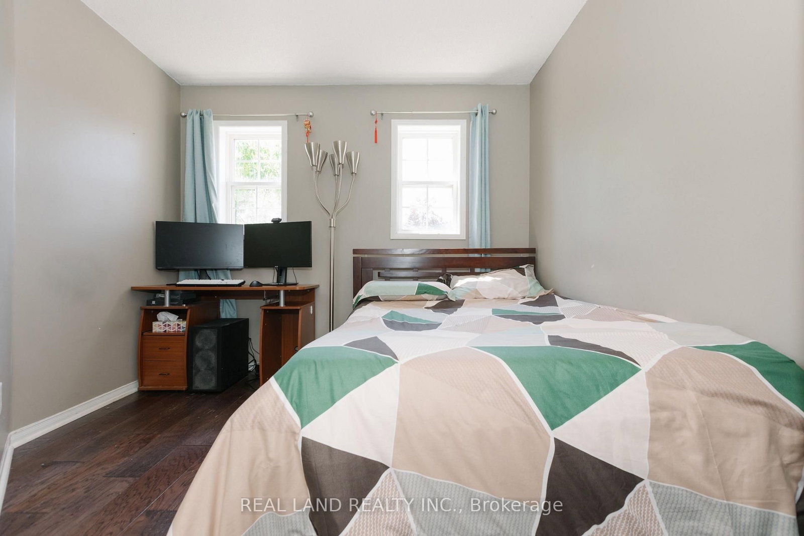 697 Limpert Terrace • Newmarket, ON photo 22