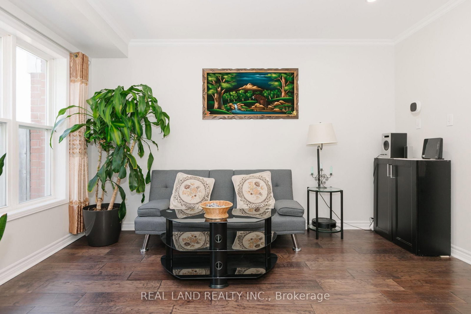 697 Limpert Terrace • Newmarket, ON photo 9