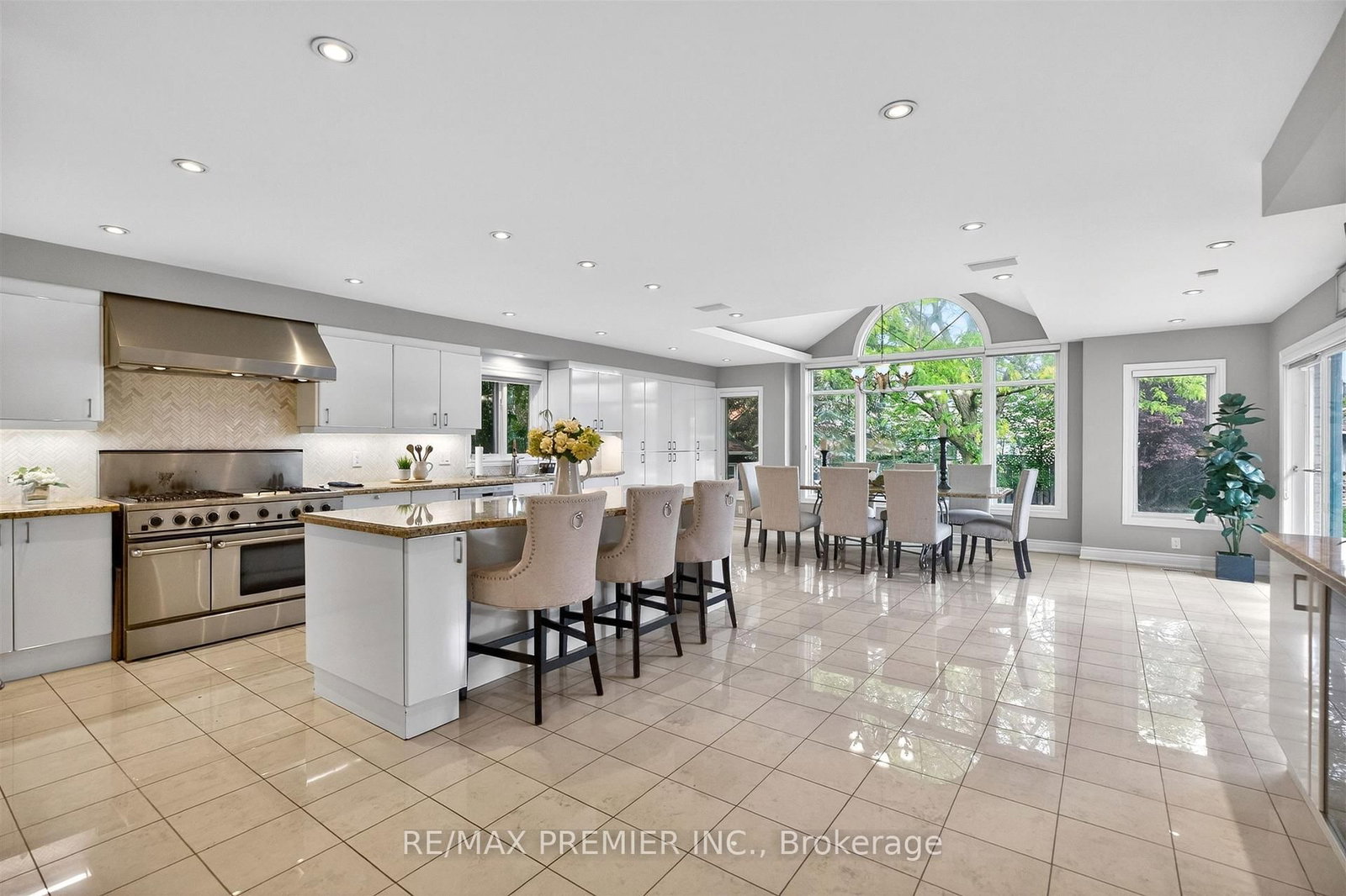 298 Castlehill Road • Vaughan, ON photo 7