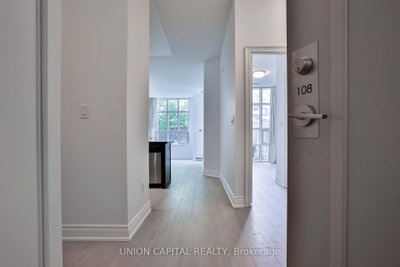 Condo leased at 108-2396 Major Mackenzie Drive, Vaughan, Ontario, L6A 4Y1 - Maple - MLS: N13561984