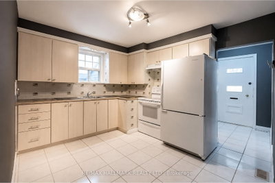 226 Lawrence Avenue • Richmond Hill, ON photo 8
