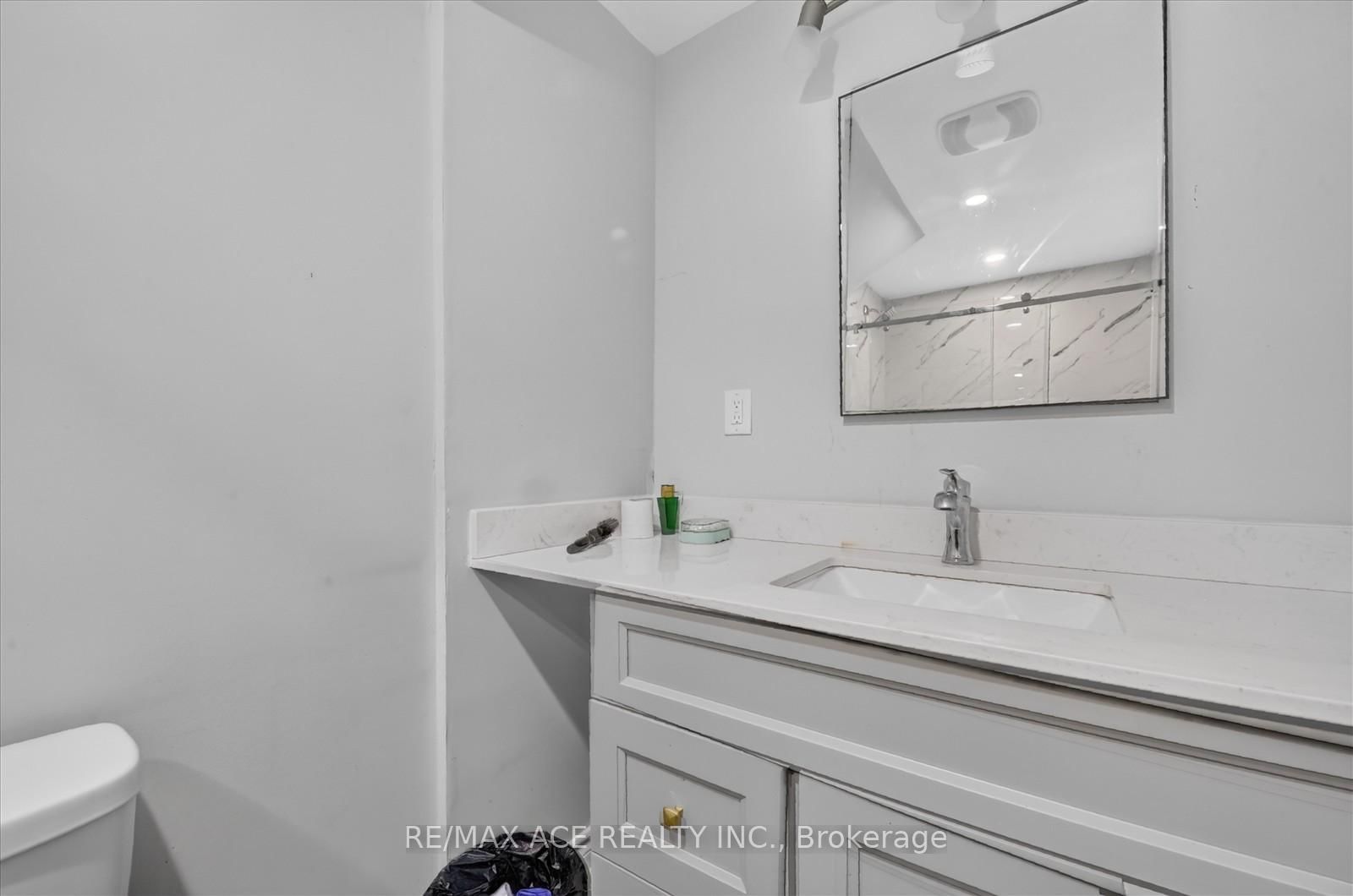 10 Andreeta Drive • Vaughan, ON photo 37