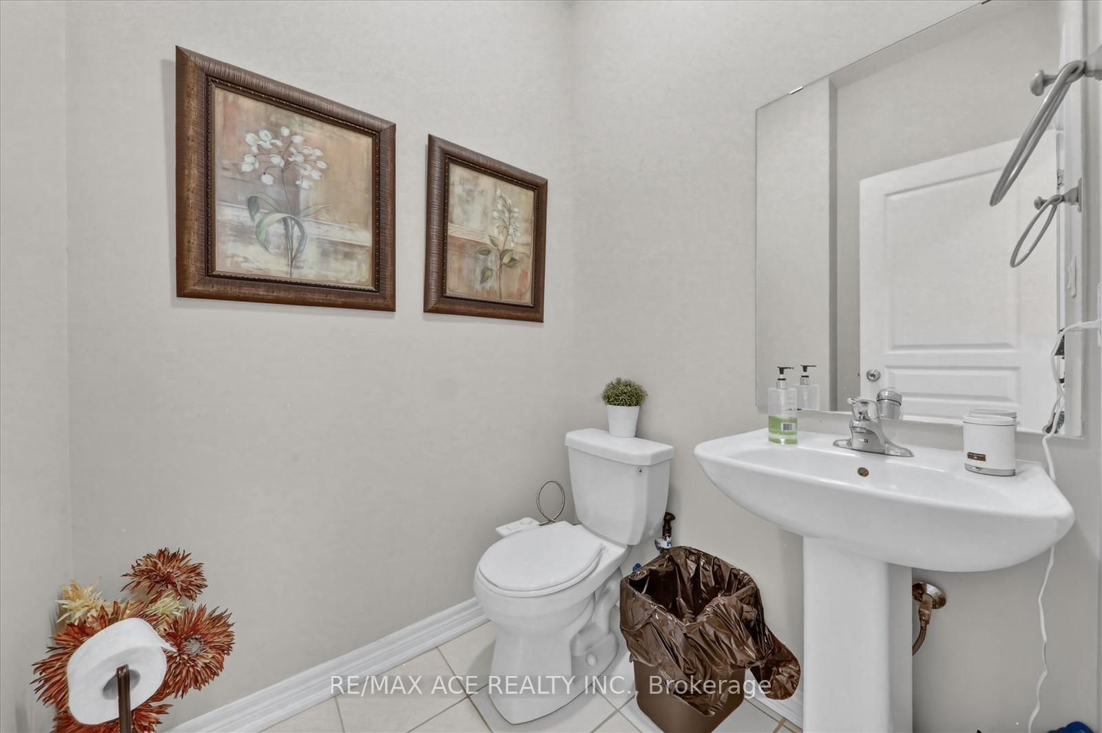 10 Andreeta Drive • Vaughan, ON photo 9