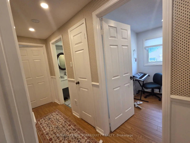 Upper - 309 Harewood Boulevard
