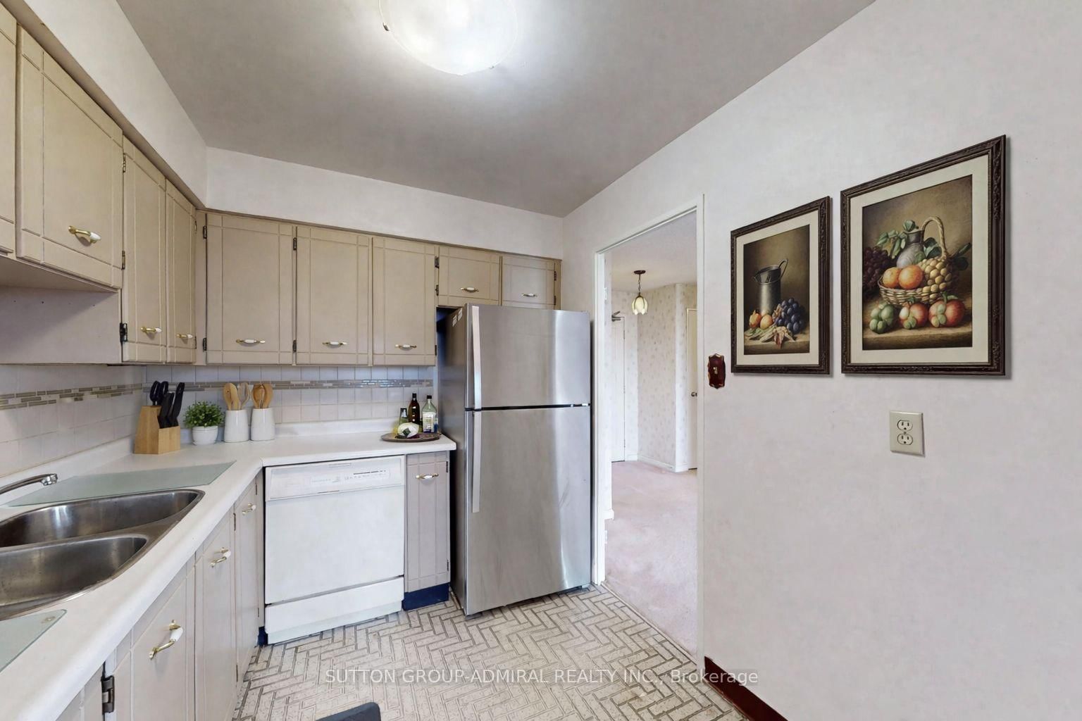 80 Inverlochy Boulevard • #1011 • Markham, ON photo 13