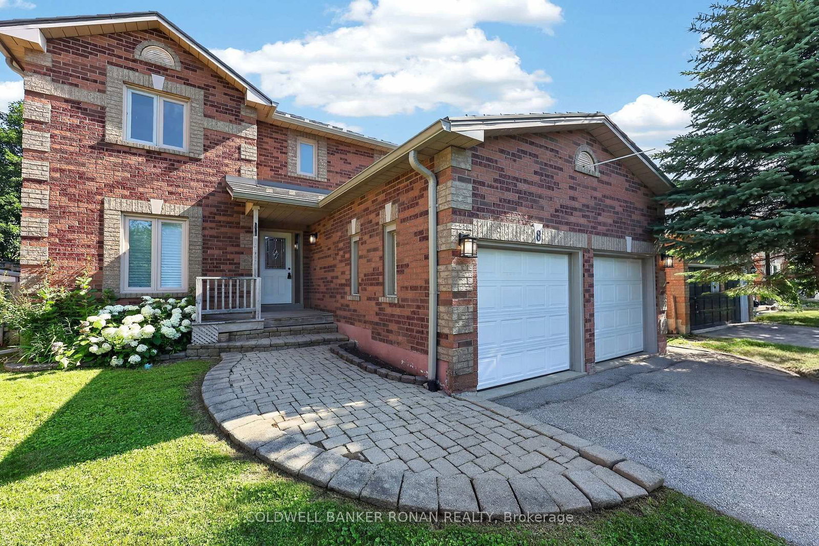8 McCullough Avenue, New Tecumseth 2
