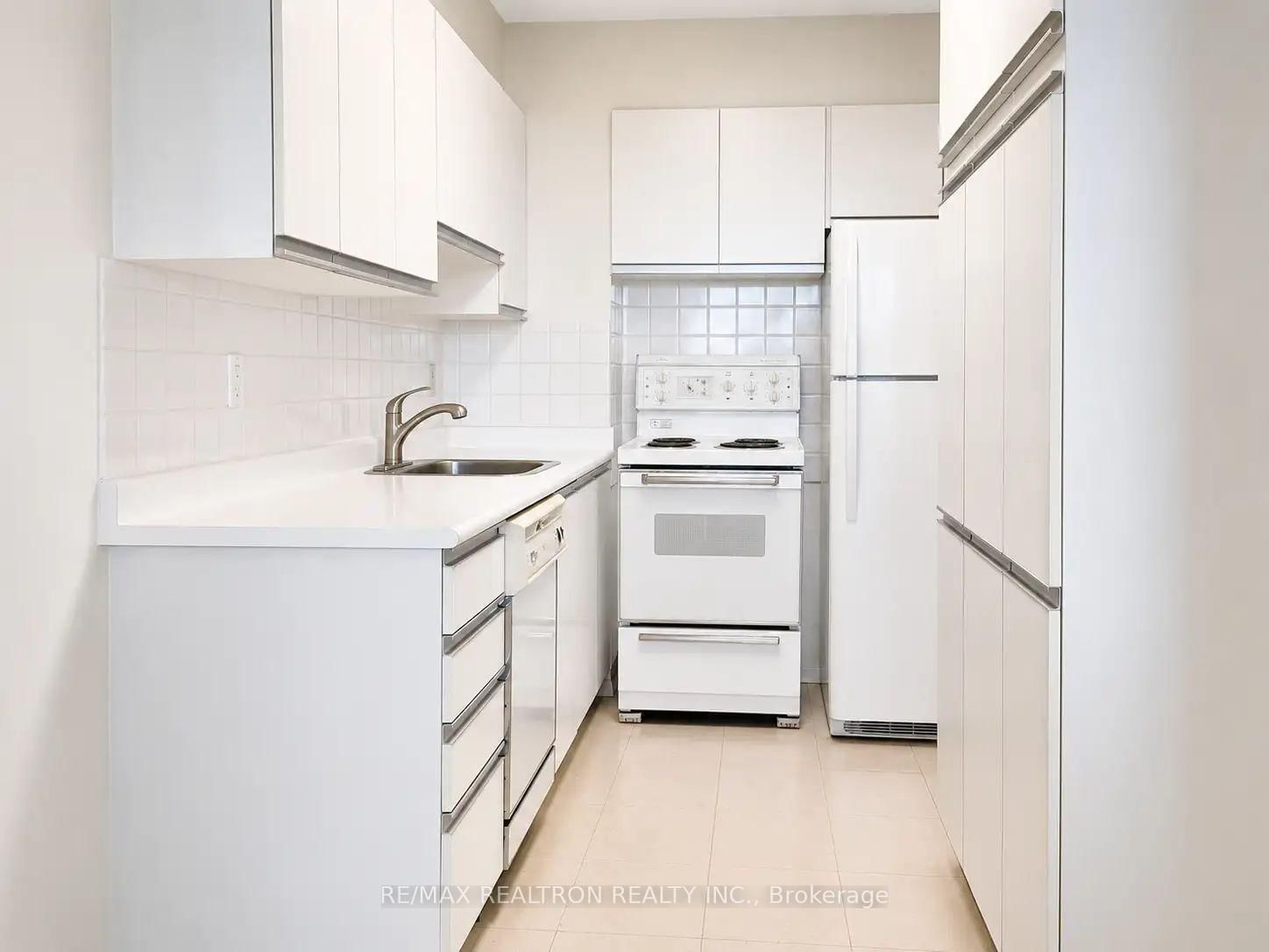 40 S Baif Boulevard • #506 • Richmond Hill, ON photo 12