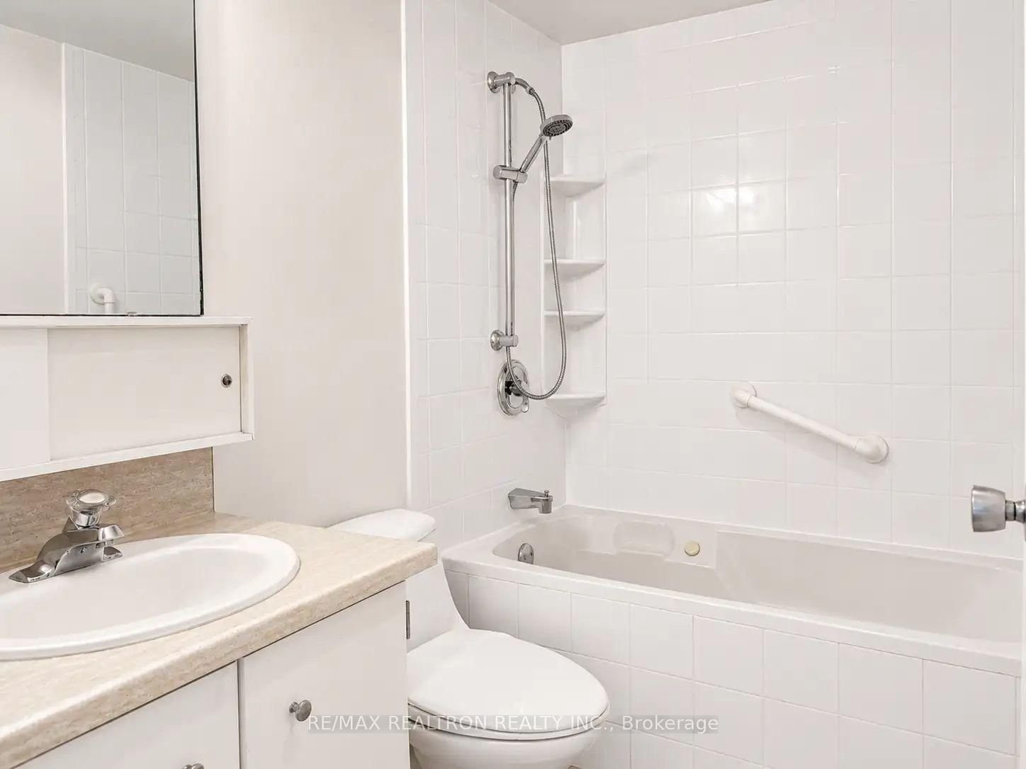 40 S Baif Boulevard • #506 • Richmond Hill, ON photo 20
