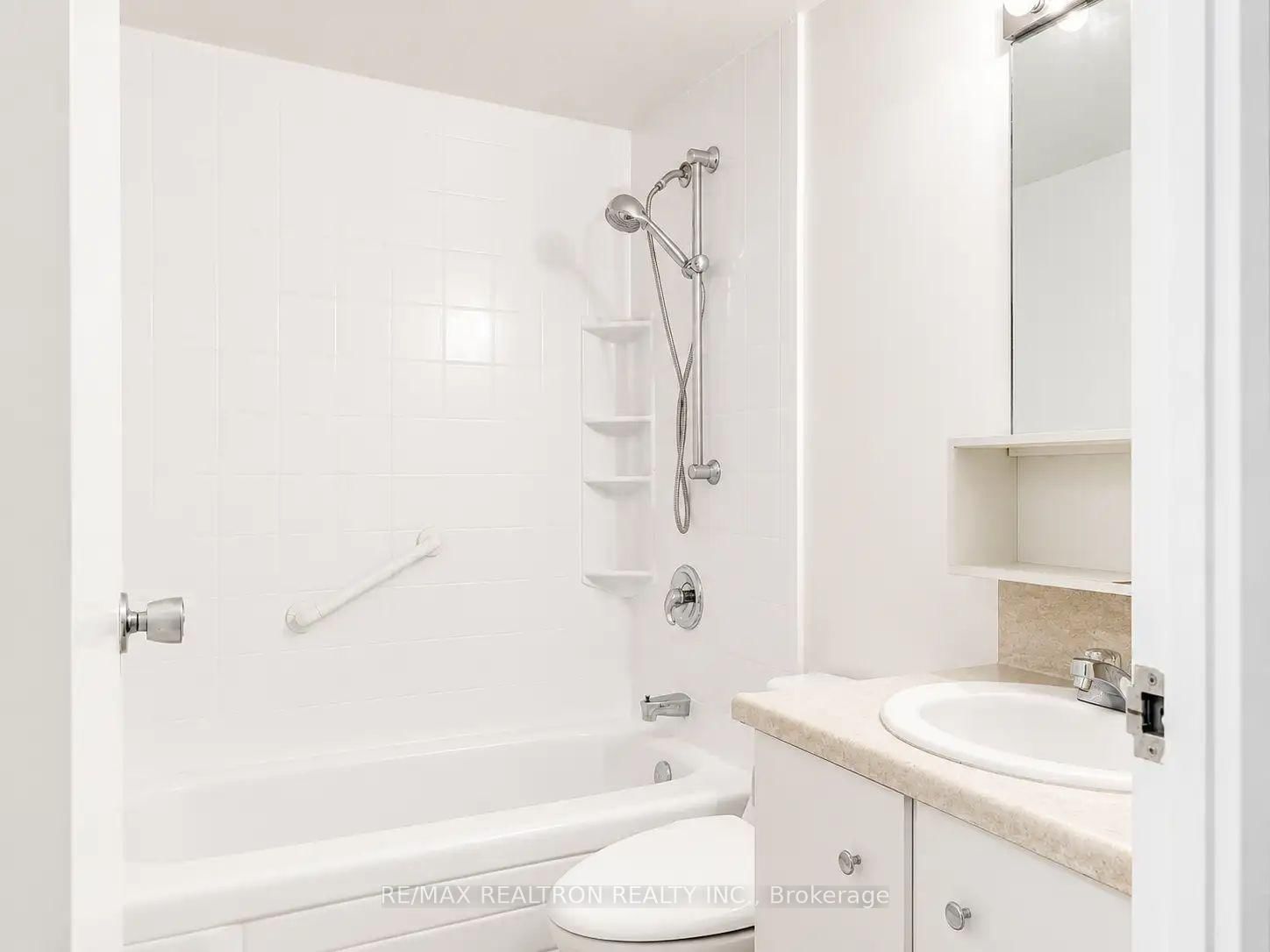 40 S Baif Boulevard • #506 • Richmond Hill, ON photo 25