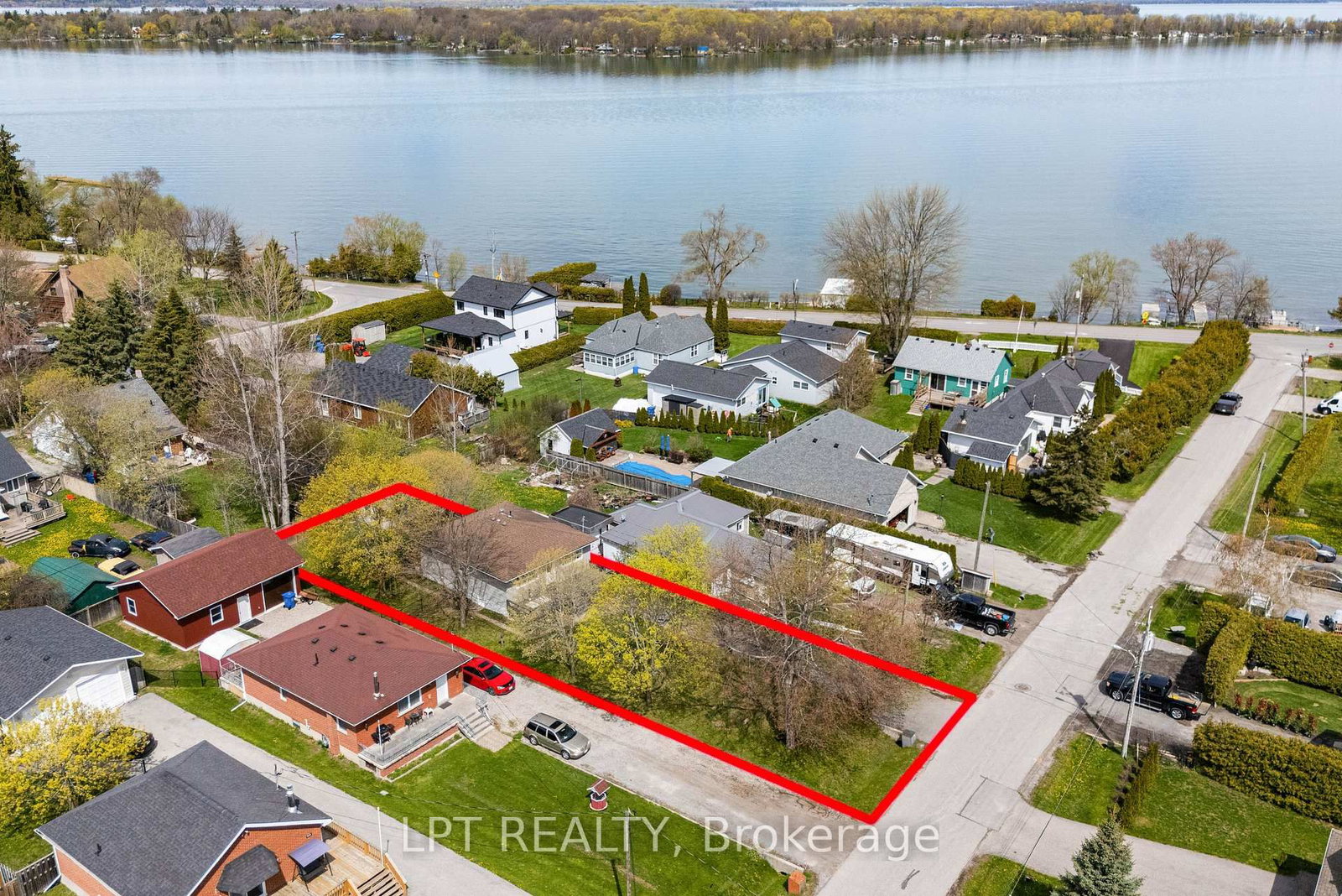 818 Poplar Avenue • Georgina, ON photo 32