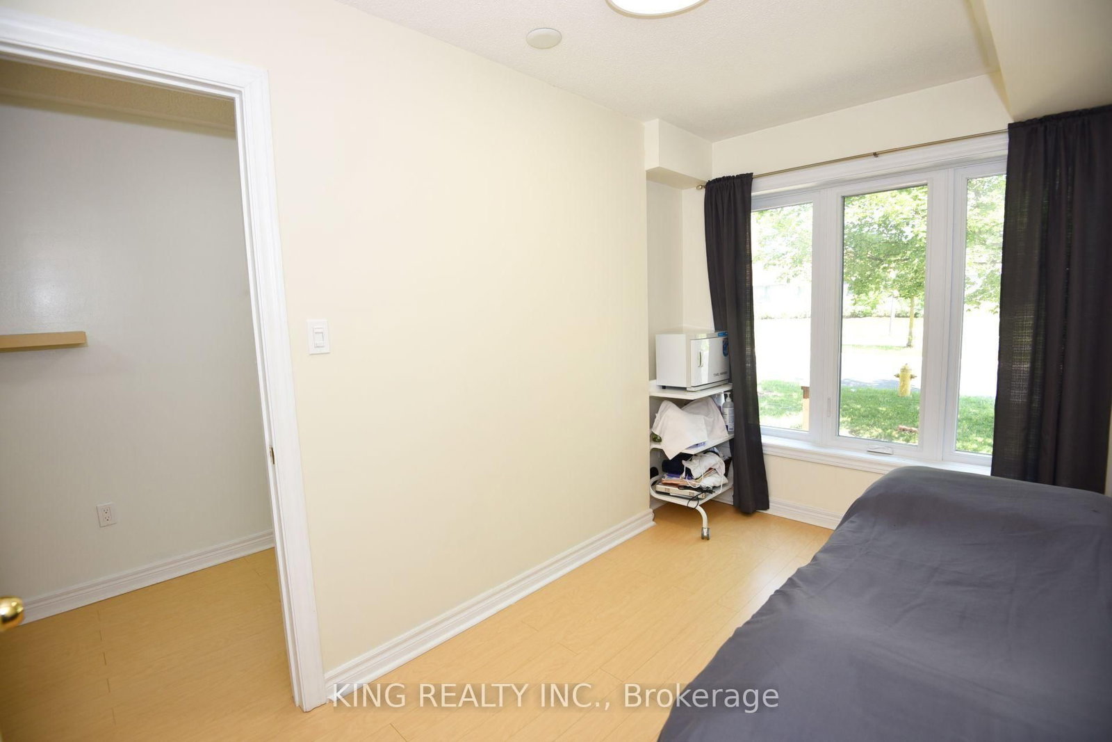 2817 Bur Oak Avenue • Markham, ON photo 13