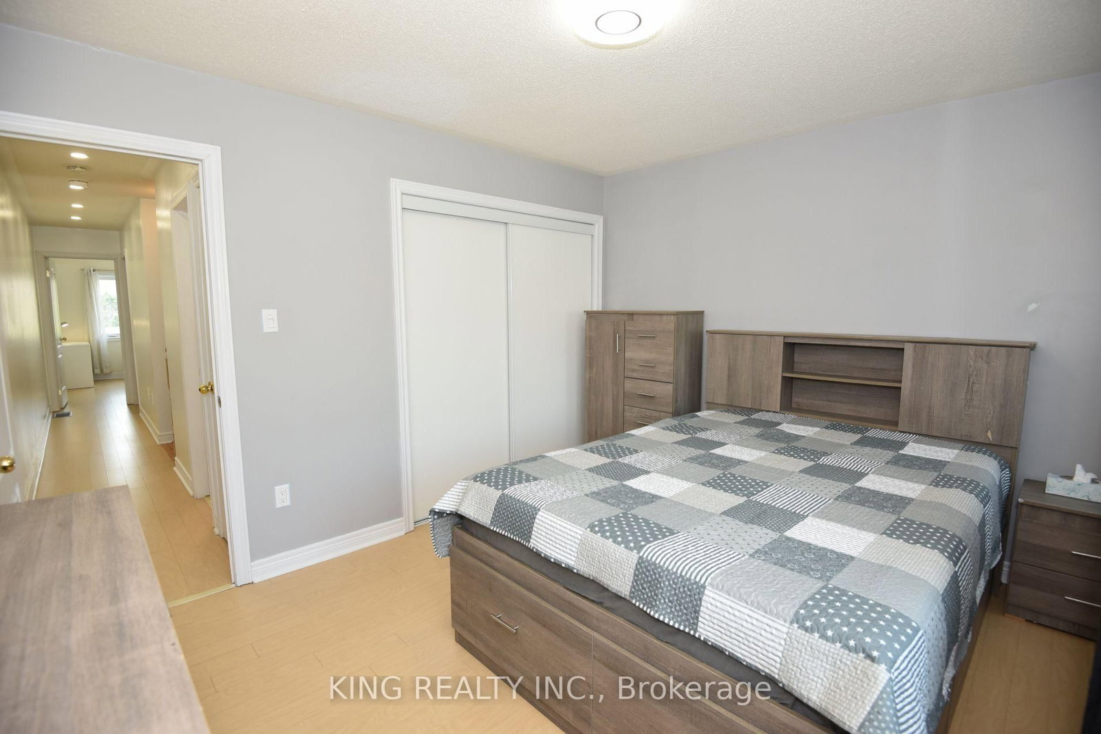 2817 Bur Oak Avenue • Markham, ON photo 27