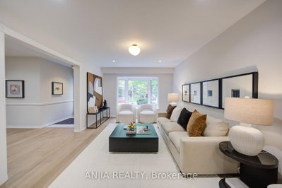 31 Spanhouse Crescent • Markham, ON photo 5