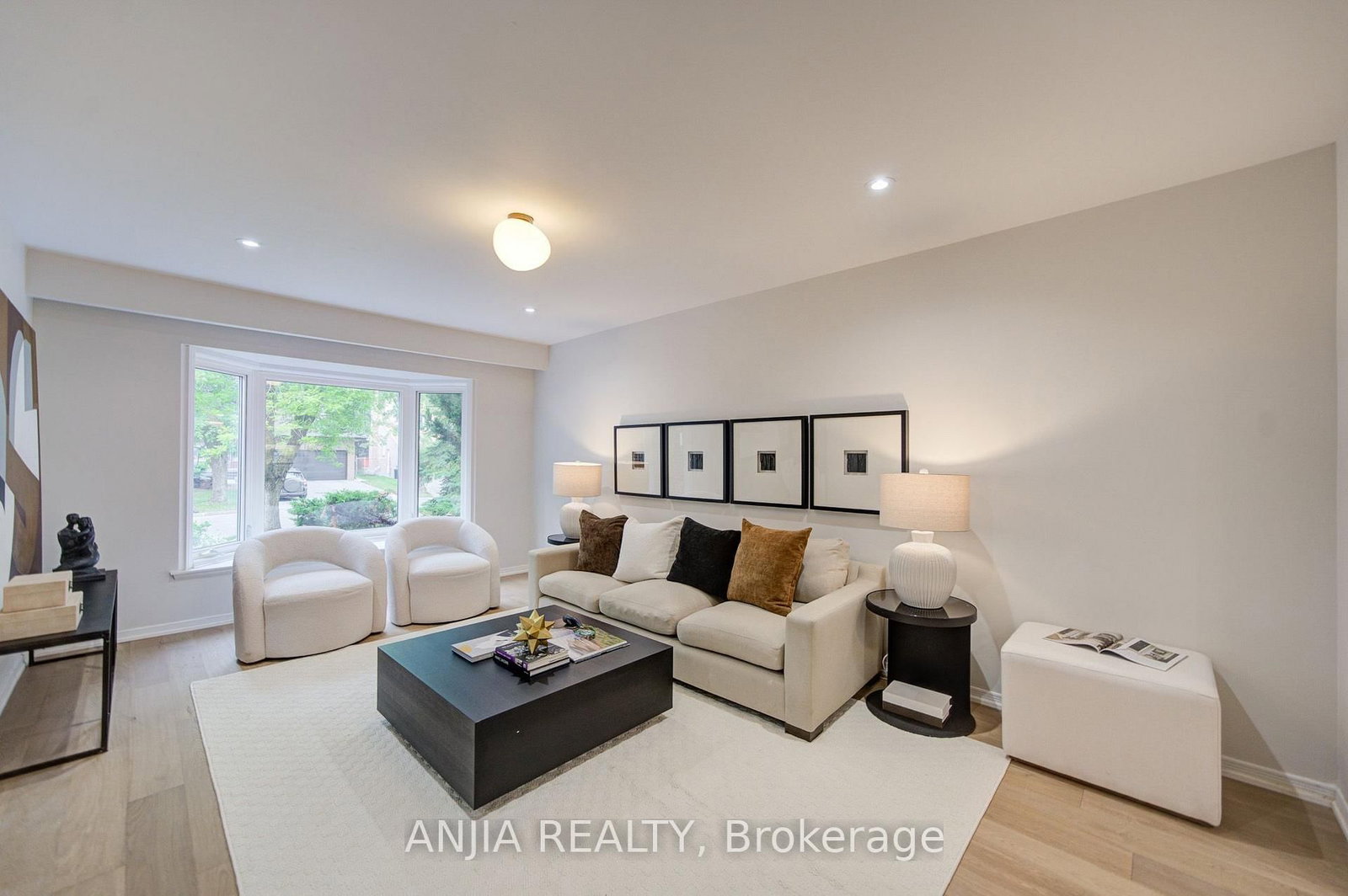 31 Spanhouse Crescent • Markham, ON photo 6