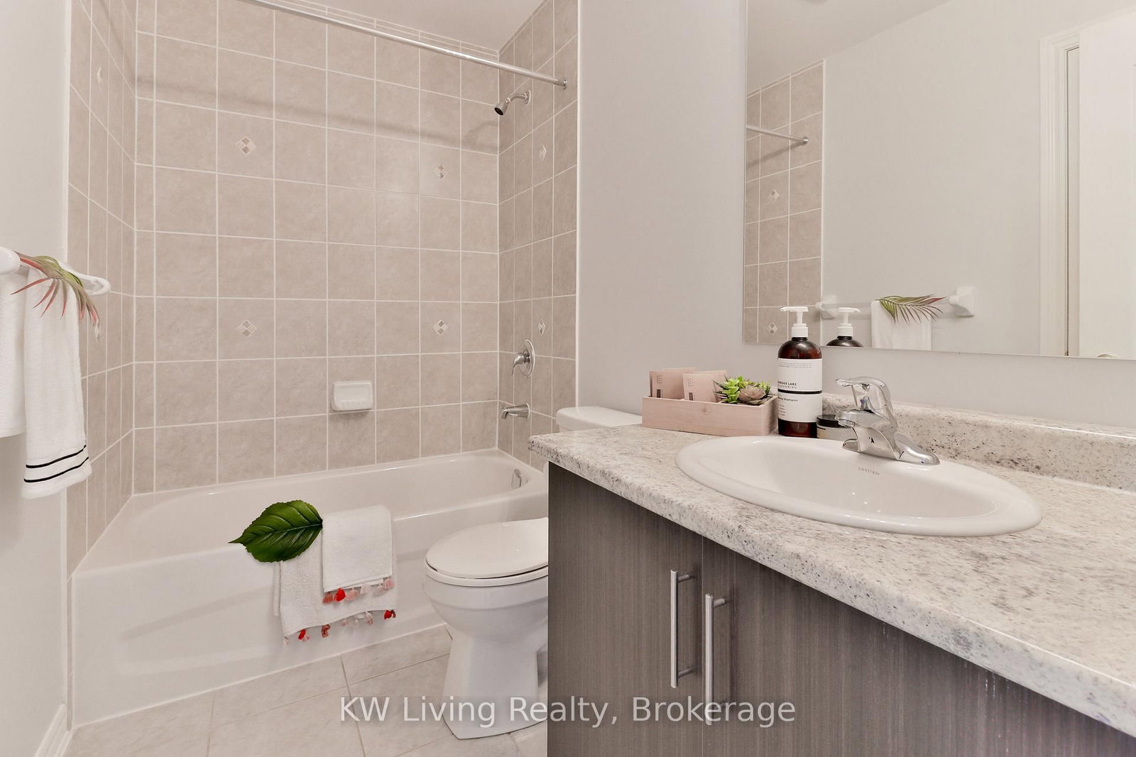 10373 Woodbine Avenue • Markham, ON photo 38
