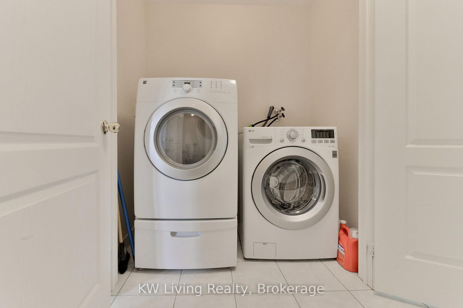 10373 Woodbine Avenue • Markham, ON photo 8