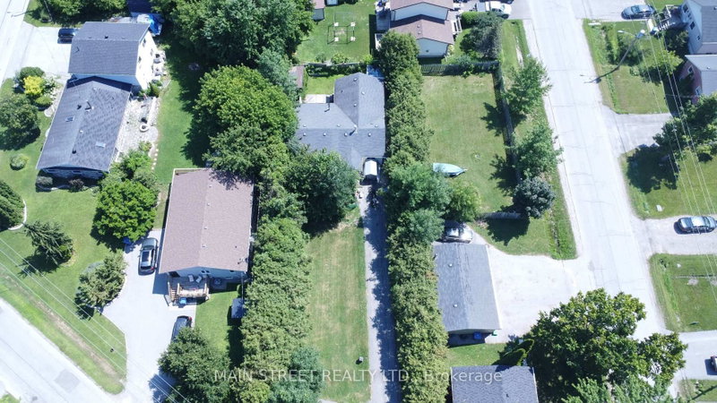 home for sale on 467 Lake Drive S