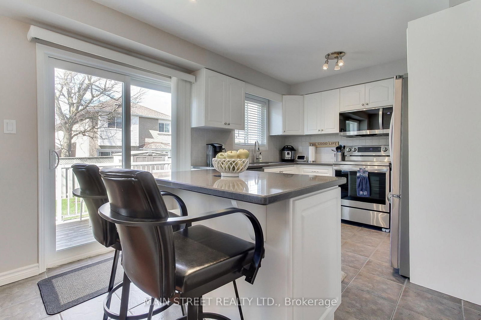 130 Rush Road • Aurora, ON photo 8