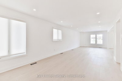 105 Chloe Crescent — photo 5