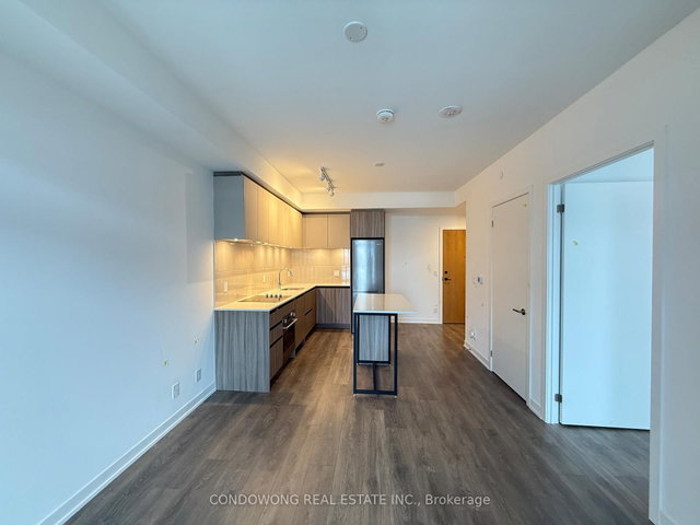 1121 - 7950 Bathurst Street