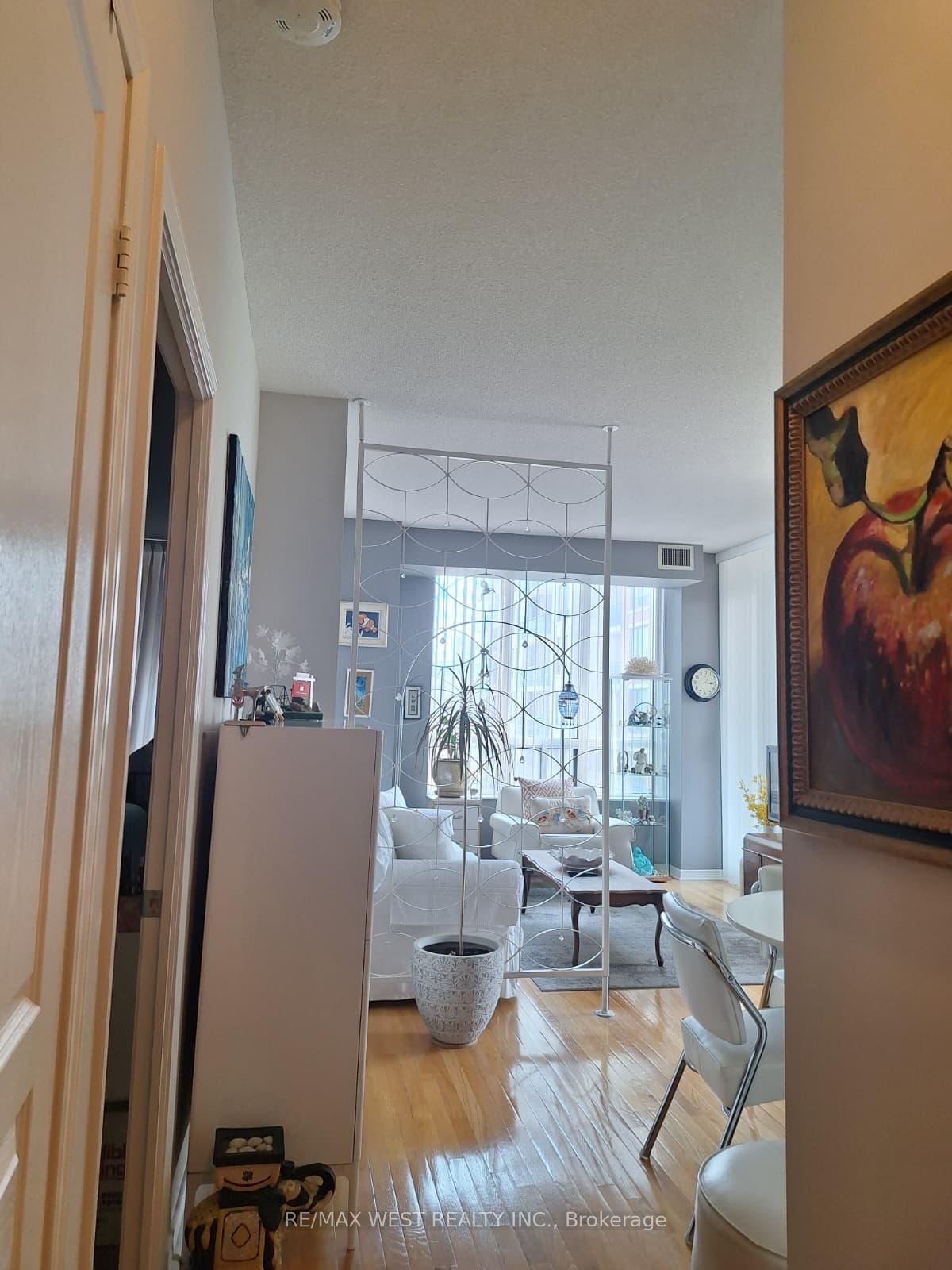 350 Red Maple Road • #814 • Richmond Hill, ON photo 8