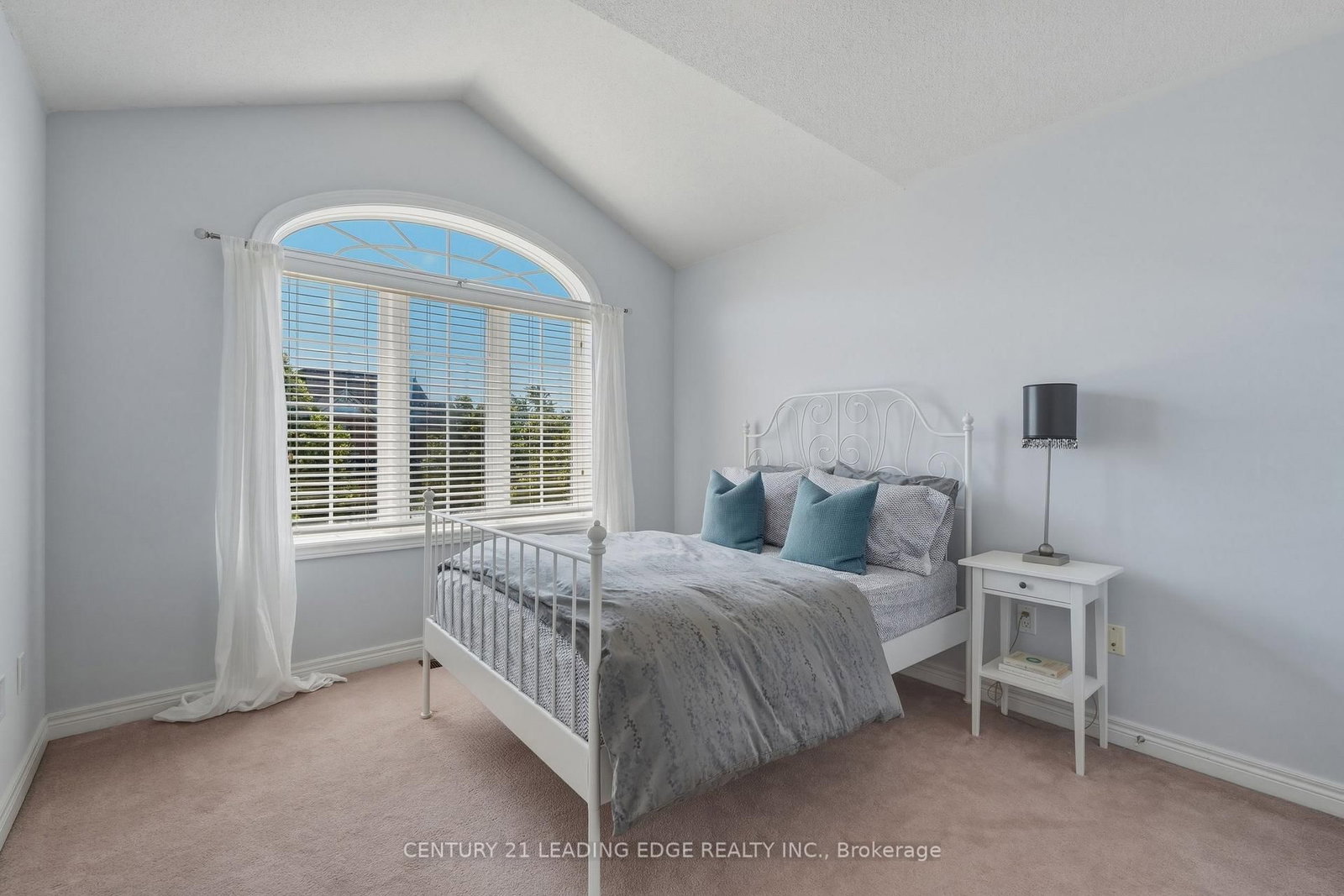 8 Haverhill Terrace • Aurora, ON photo 39
