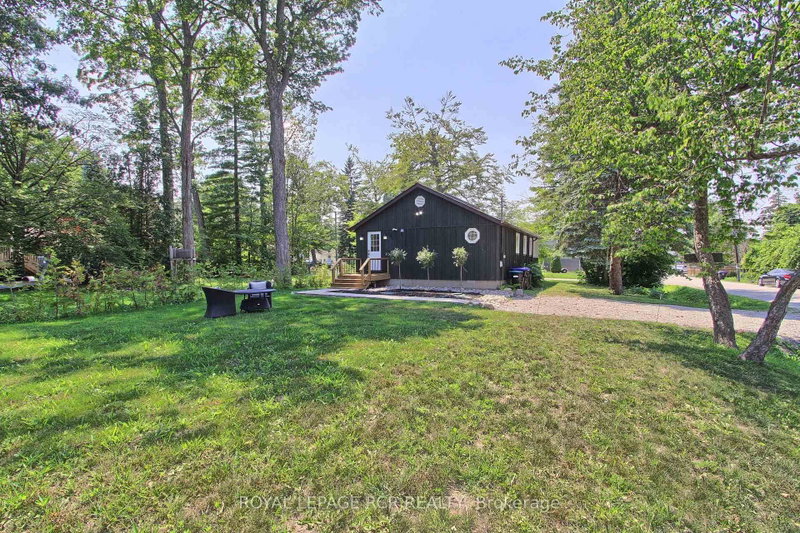 home for sale on 3967 Algonquin Avenue