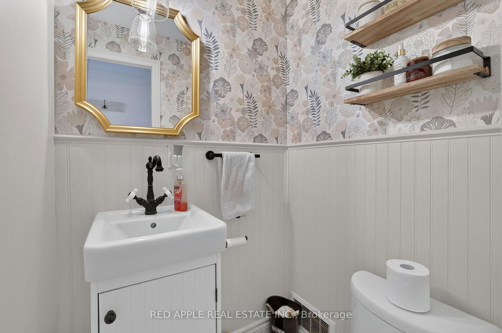 20435 Leslie Street • East Gwillimbury, ON photo 15