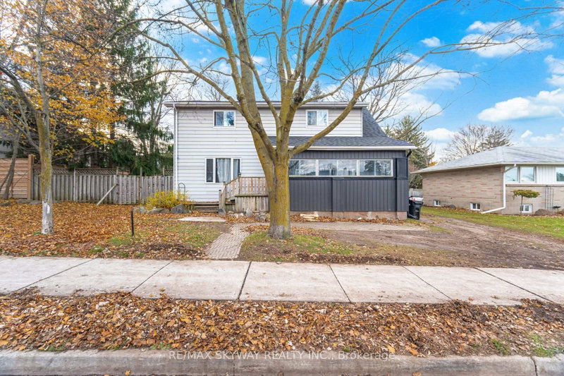 102 Queen Street S