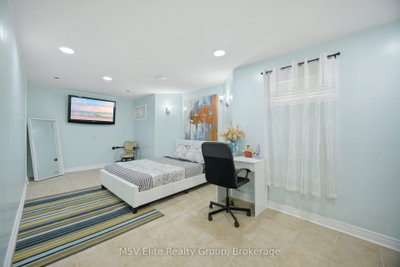 168 Sail Crescent • Vaughan, ON
