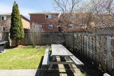 43 Waterton Crescent • Richmond Hill, ON