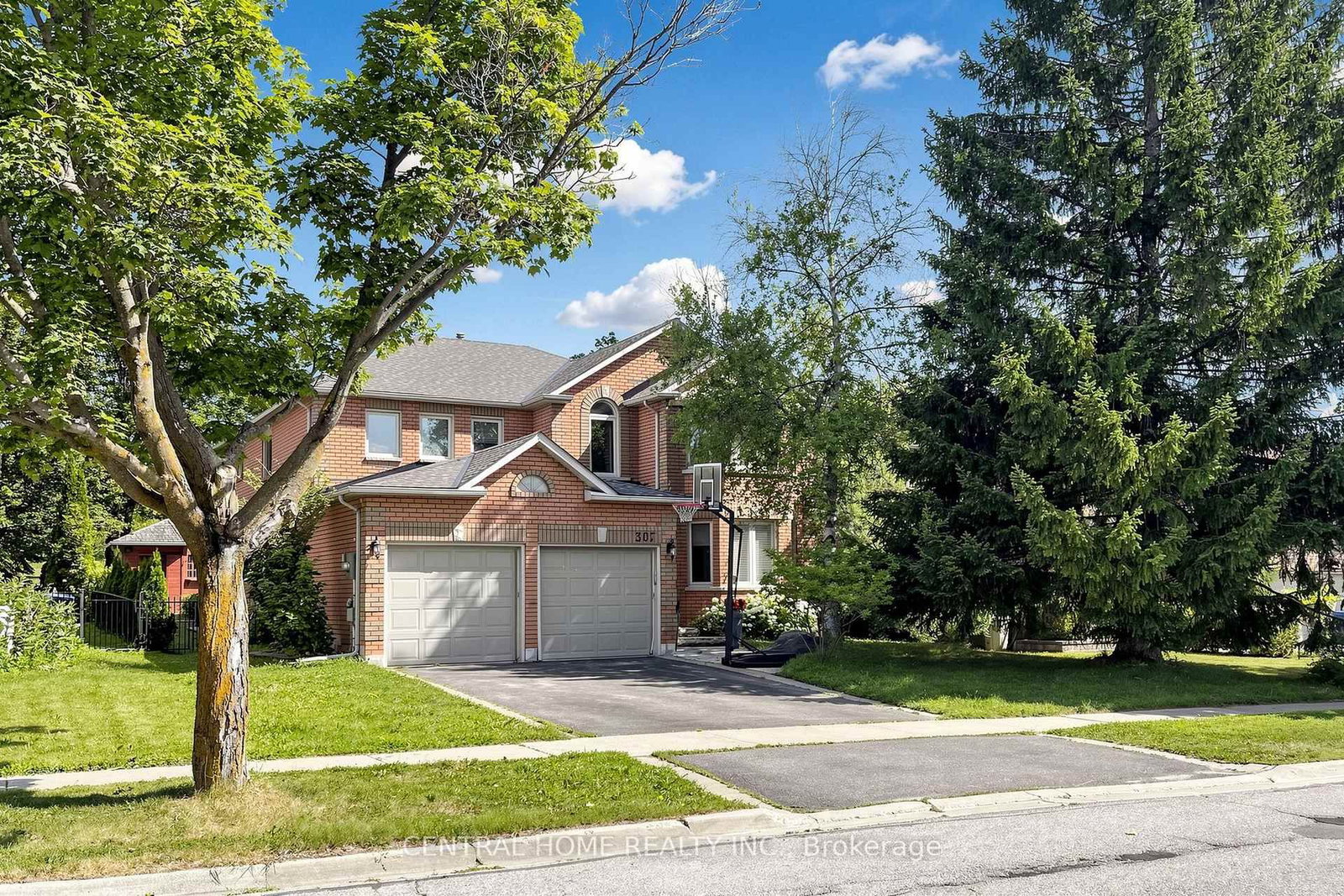 BASEMENT UNIT 2 - 307 Alex Doner Drive, Newmarket 2